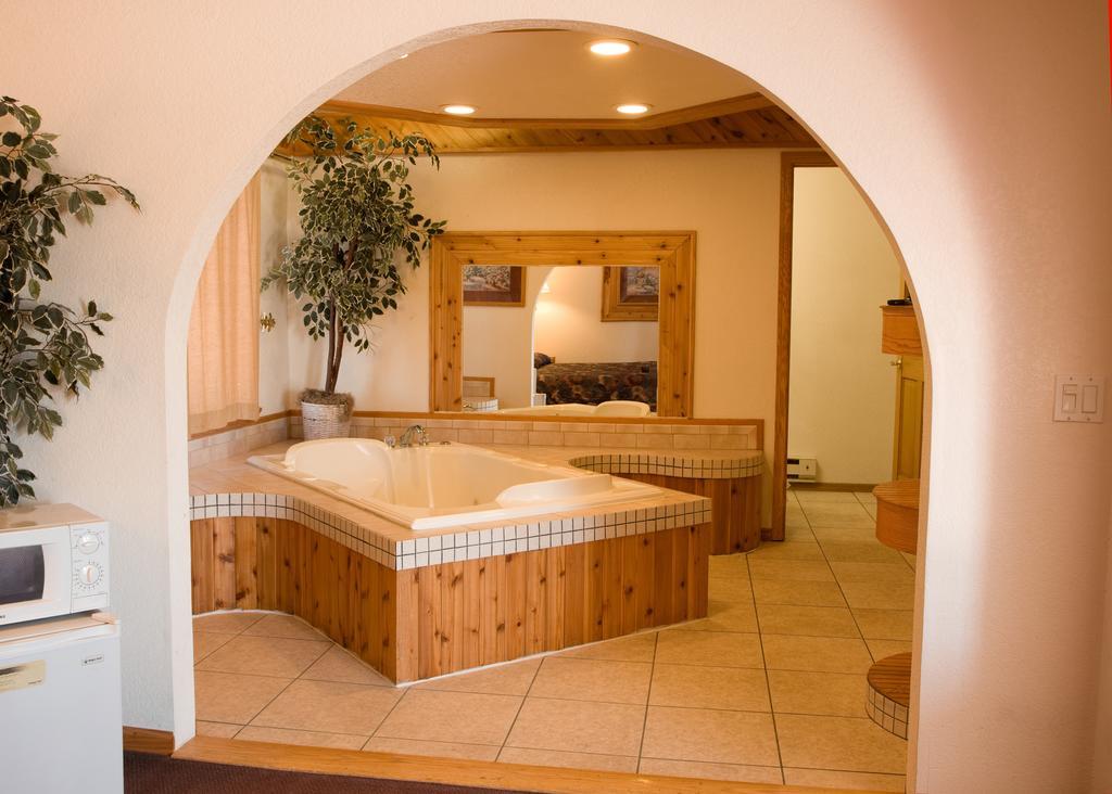 North Country Inn & Suites Mandan Extérieur photo