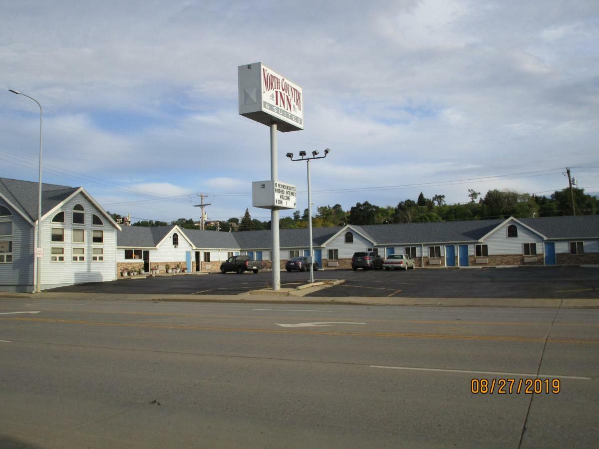North Country Inn & Suites Mandan Extérieur photo