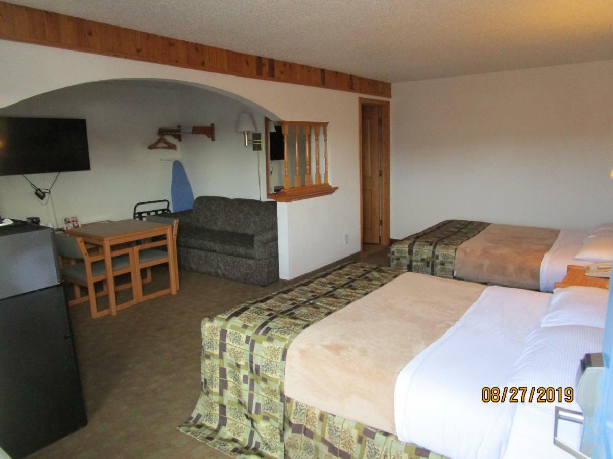 North Country Inn & Suites Mandan Extérieur photo